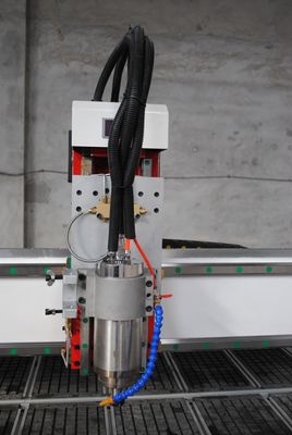 Δροσισμένο CE μηχανών αξόνων αξόνων 220V CNC σκληρότητας 3.2Kw νερό